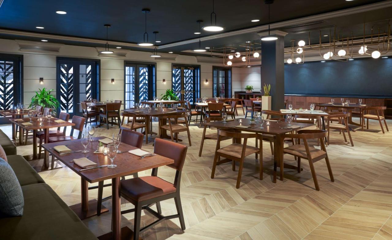 The Chifley Houston, Tapestry Collection By Hilton Hotel Exterior photo